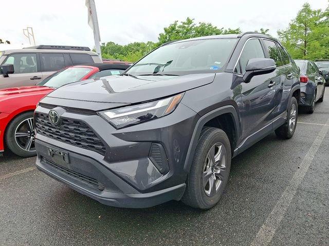 Used 2025 Toyota RAV4 XLE AWD/4WD image 2