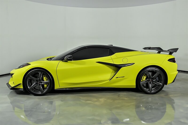 Used 2024 Chevrolet Corvette Z06 w/ Z07 Performance Package RWD image 13