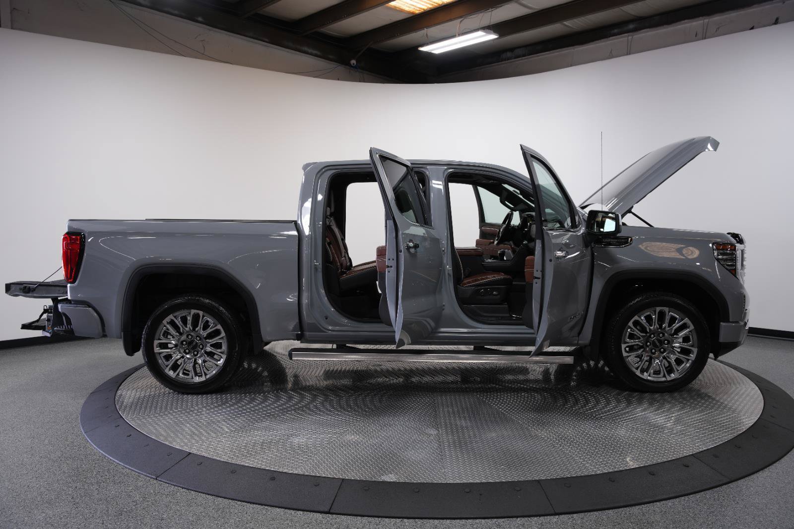 Used 2025 GMC Sierra 1500 Denali Ultimate AWD/4WD image 11