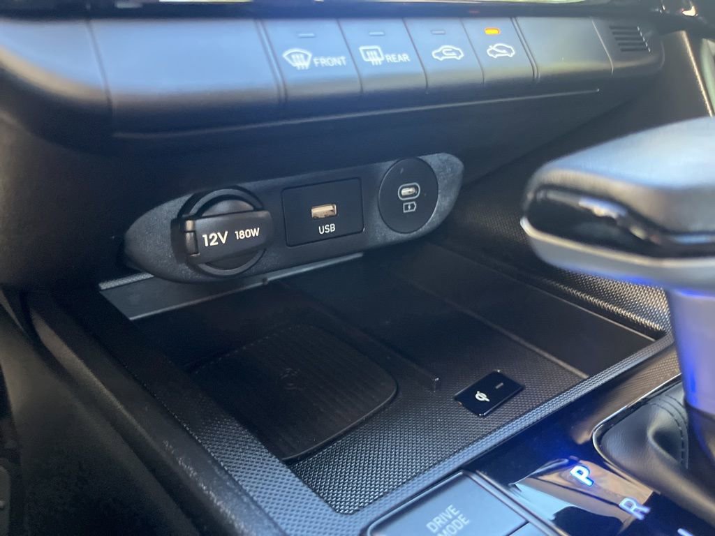 Used 2025 Hyundai Elantra SEL image 27