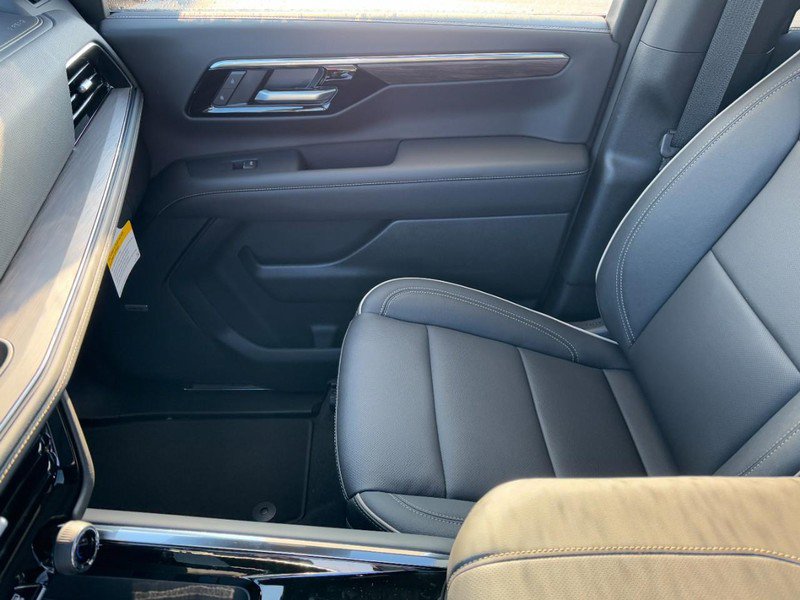 New 2026 Chevrolet Suburban Premier image 40