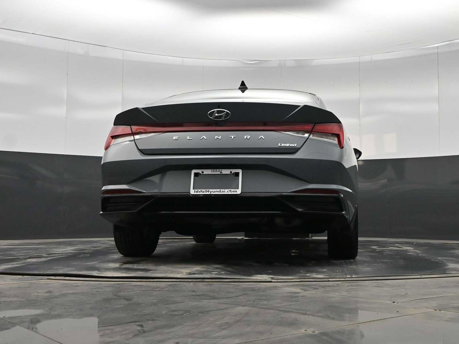 Used 2023 Hyundai Elantra Limited image 34