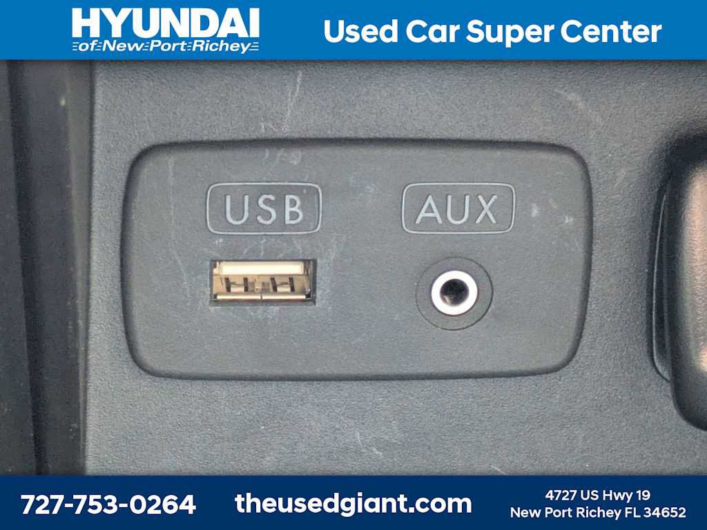 Used 2013 Subaru Outback 2.5i Limited w/ Moonroof Pkg AWD/4WD image 29