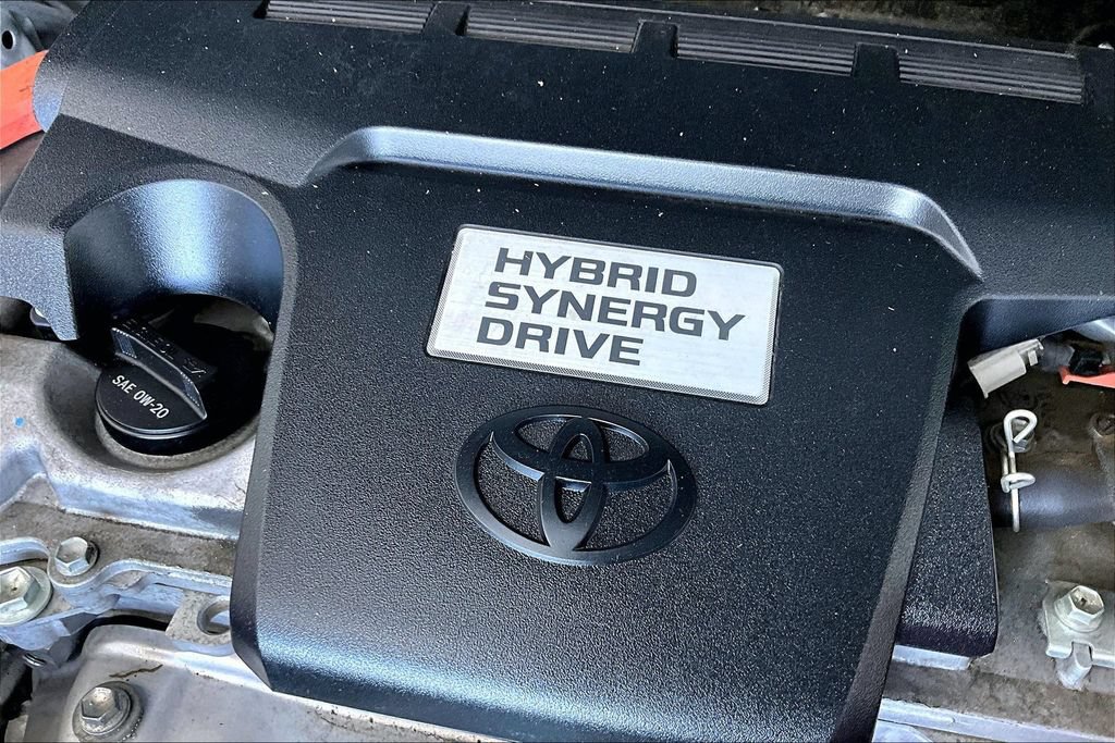 Used 2017 Toyota RAV4 XLE AWD/4WD image 43