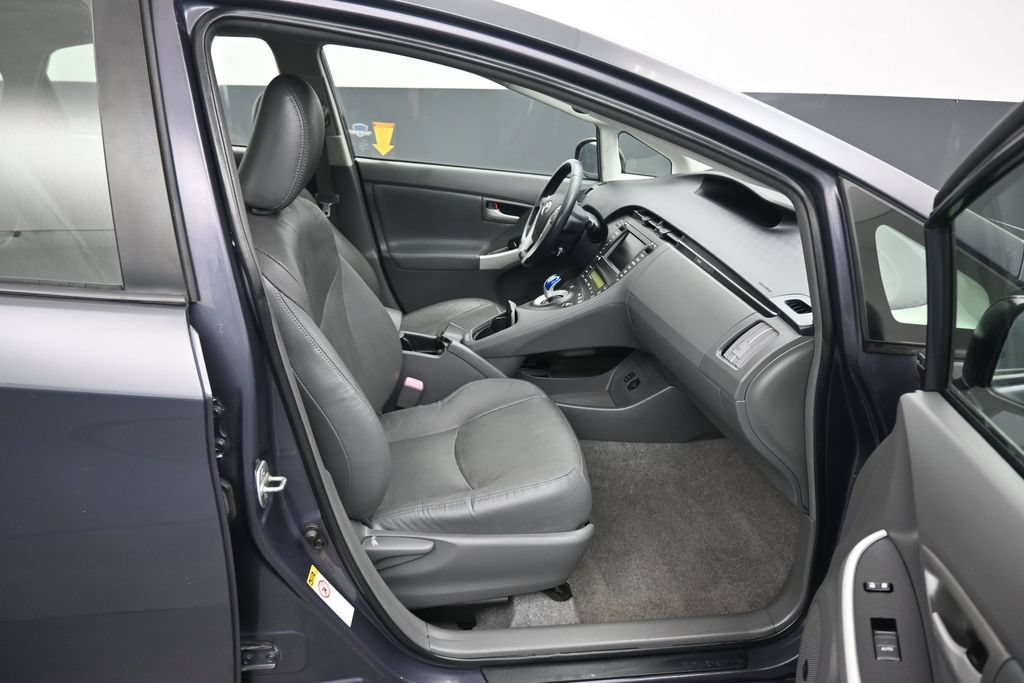 Used 2011 Toyota Prius Five w/ Advanced Technology Pkg FWD image 38