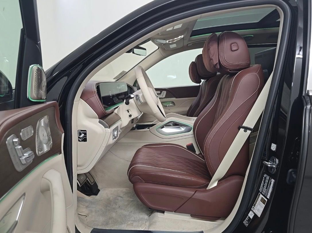 Used 2026 Mercedes-Benz Maybach GLS 600 4MATIC image 3