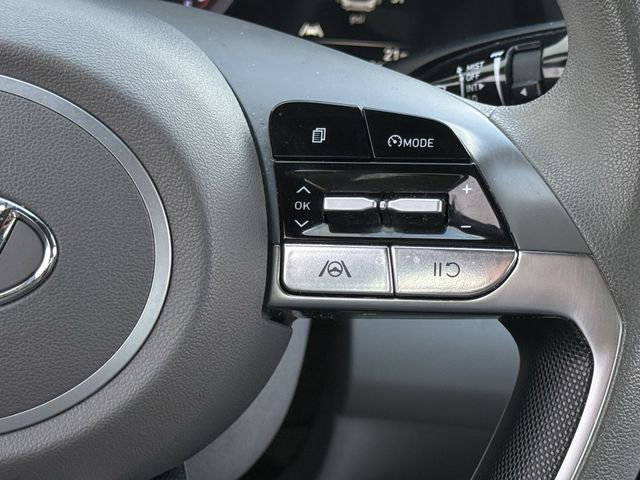 Used 2022 Hyundai Elantra SEL image 13