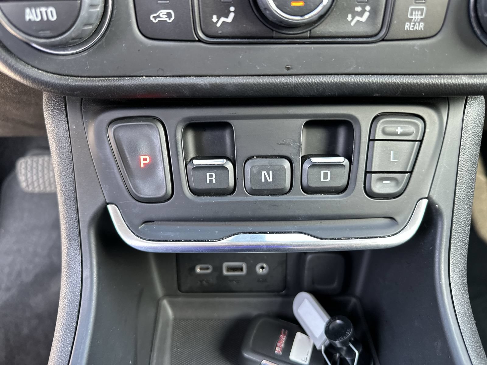 Used 2021 GMC Terrain SLE w/ Driver Convenience Package AWD/4WD image 15