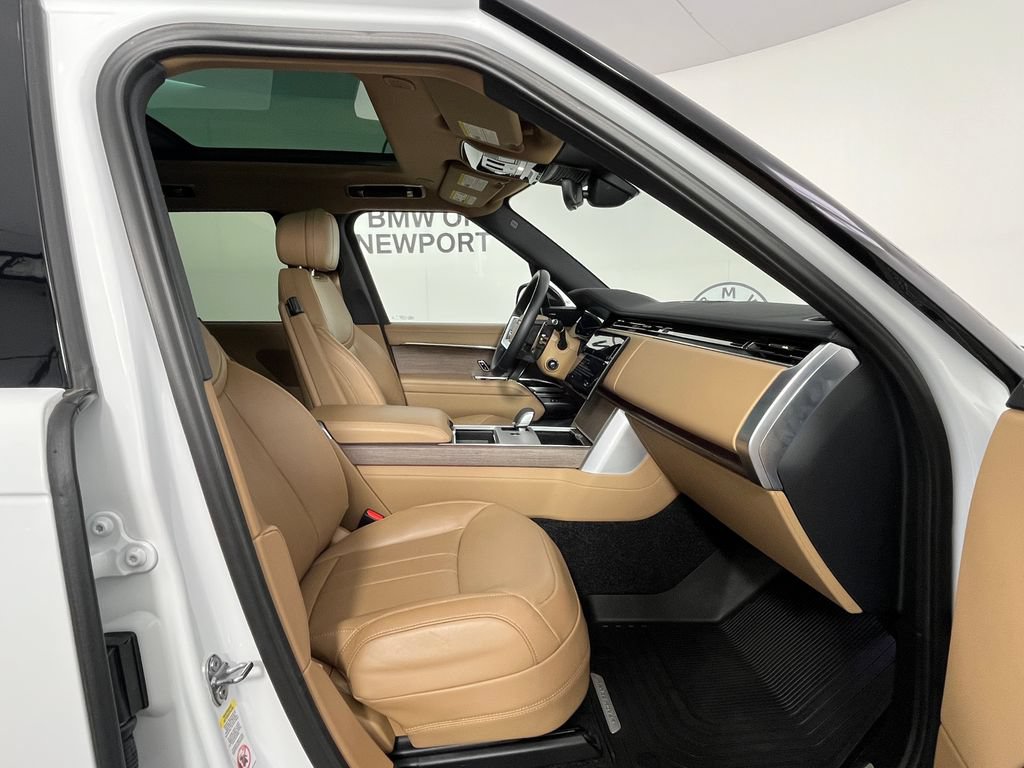 Used 2025 Land Rover Range Rover Long Wheelbase SE AWD/4WD image 26