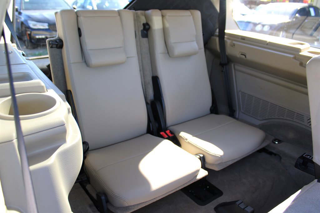 Used 2016 Land Rover LR4 HSE image 23