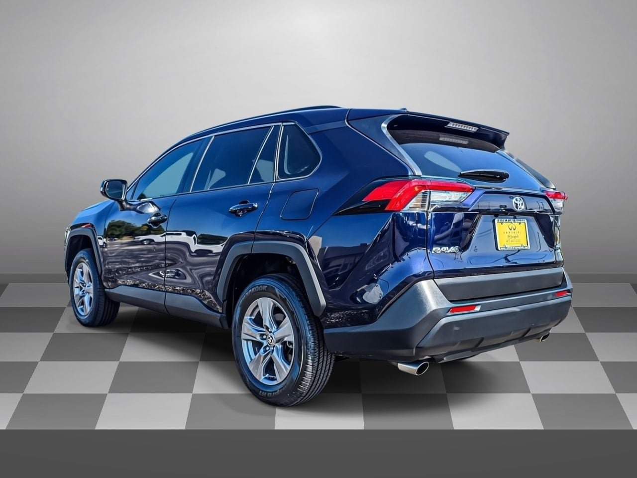 Used 2024 Toyota RAV4 XLE AWD/4WD image 4