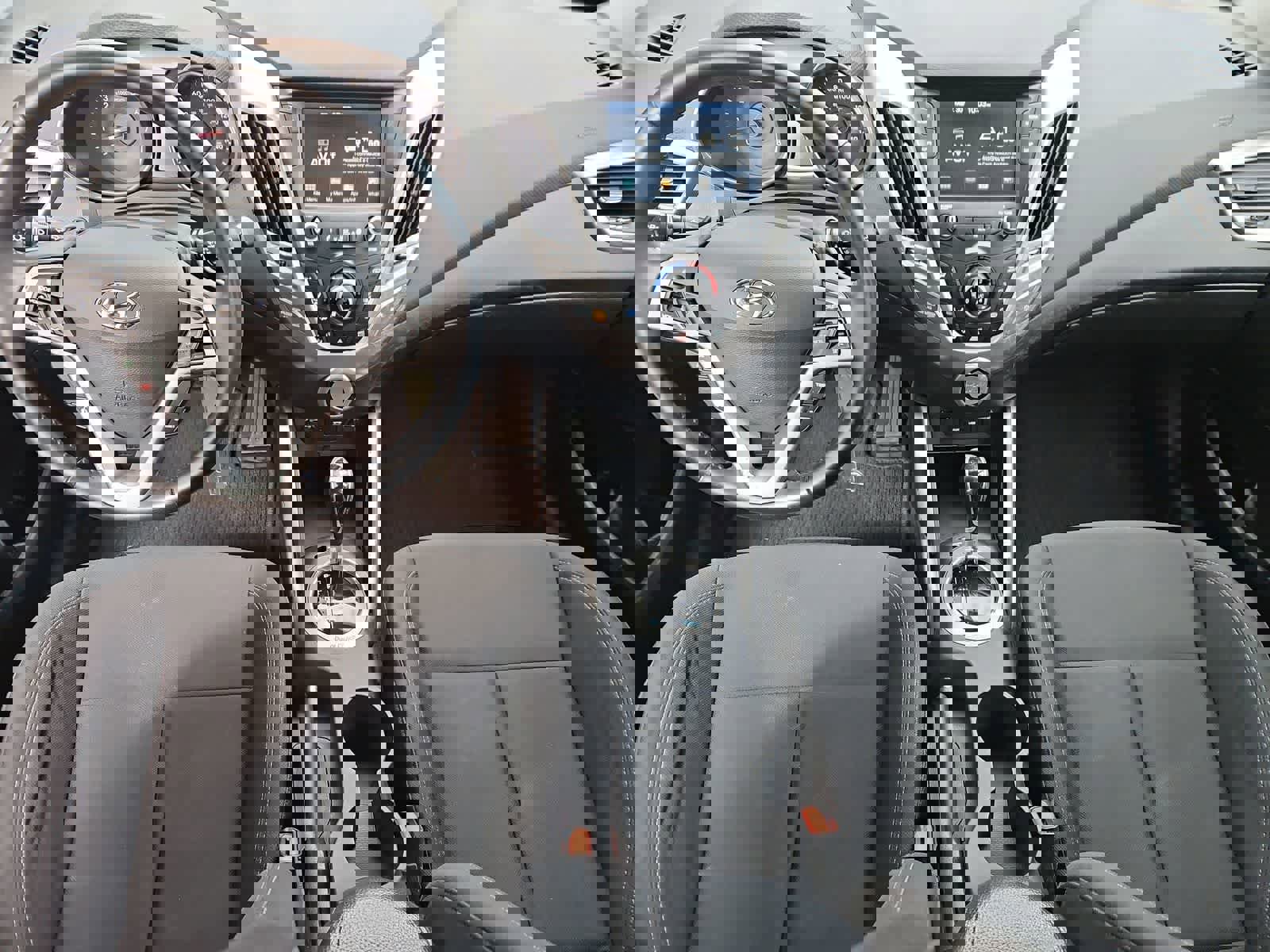 Used 2017 Hyundai Veloster image 15