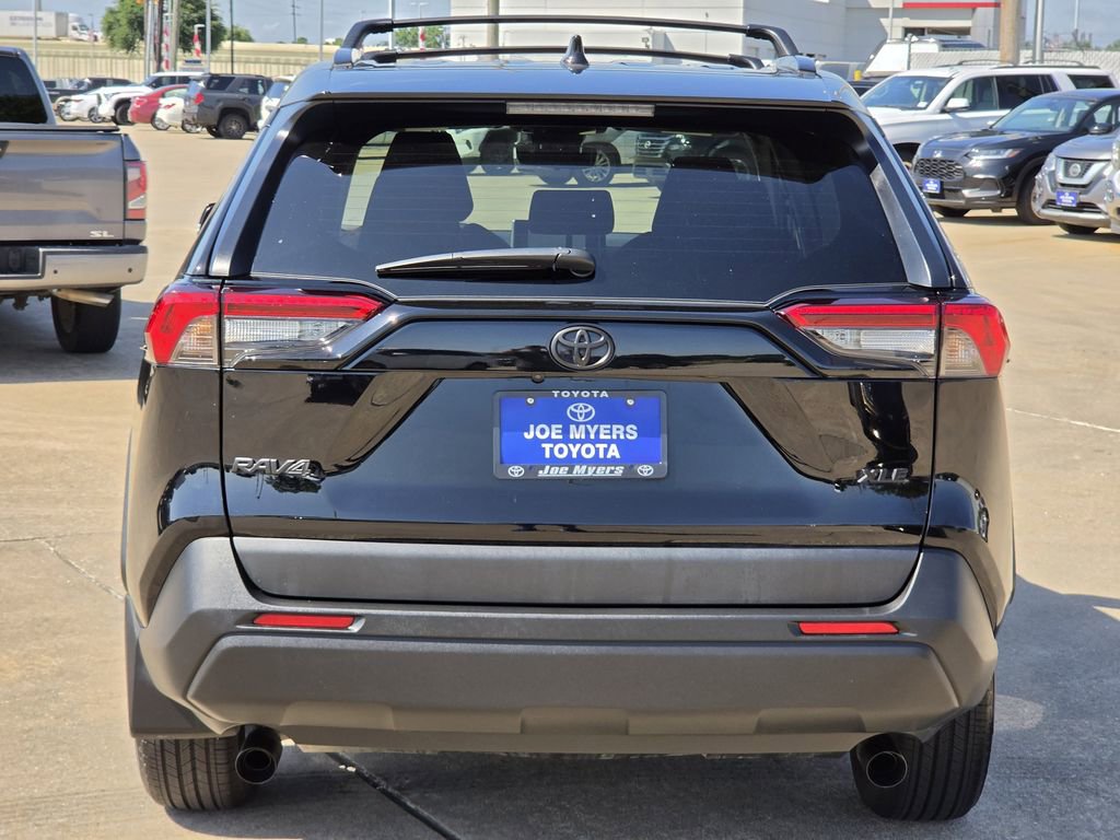 Used 2025 Toyota RAV4 XLE w/ Convenience Package FWD image 8