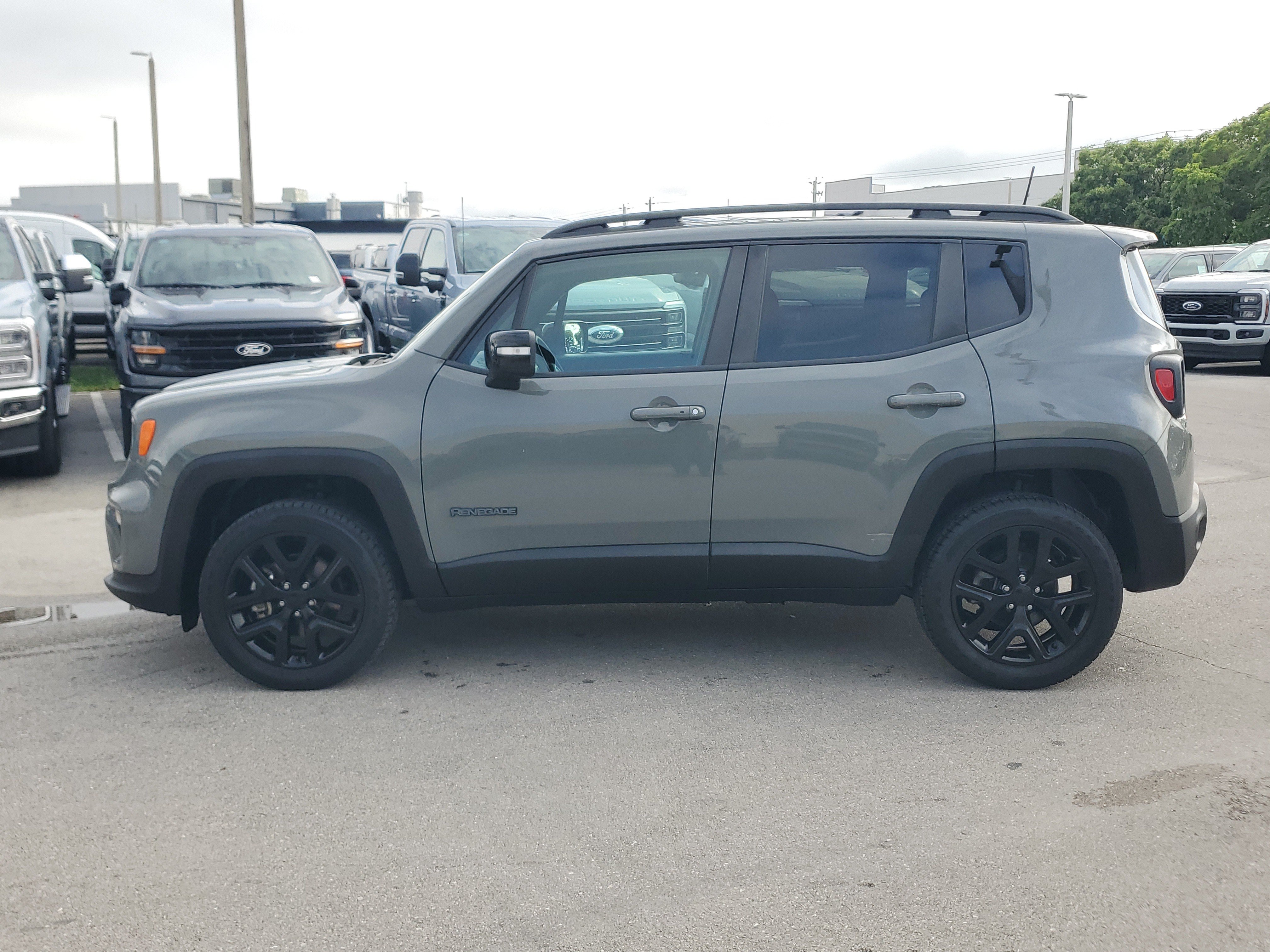 Used 2022 Jeep Renegade Altitude w/ Convenience Group AWD/4WD image 8