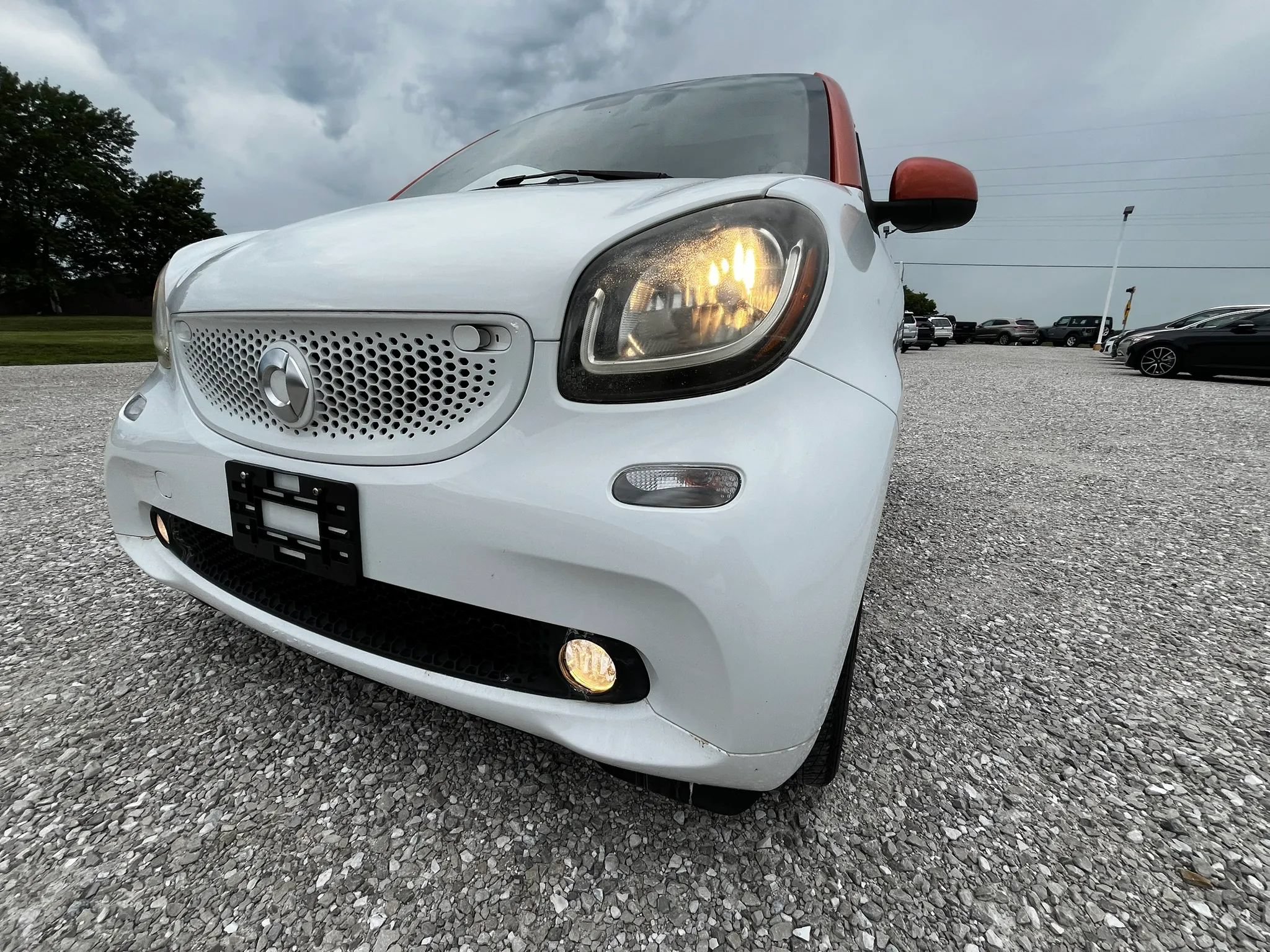 Used 2016 smart fortwo passion RWD image 25