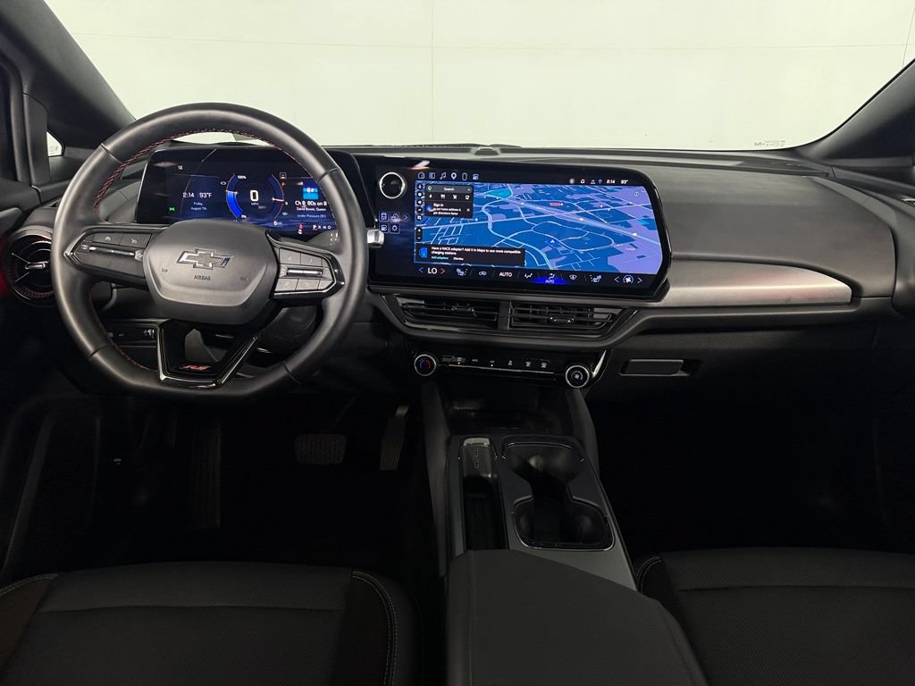 Used 2025 Chevrolet Equinox EV RS FWD image 13