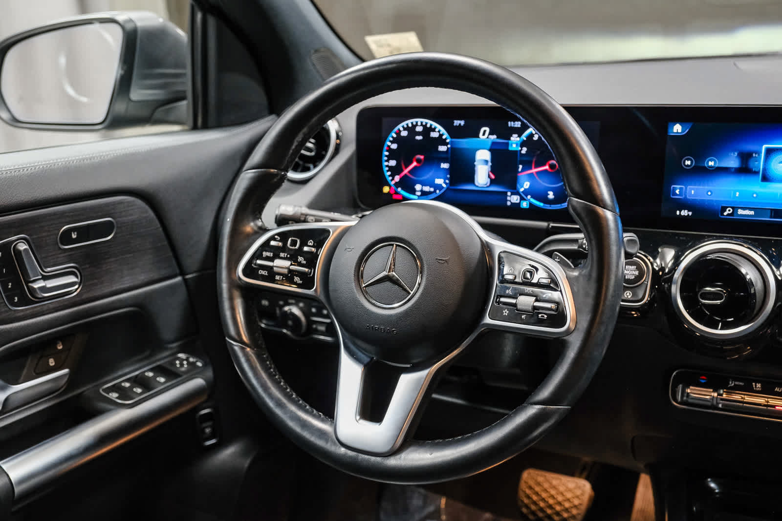 Used 2023 Mercedes-Benz GLA 250 4MATIC image 19