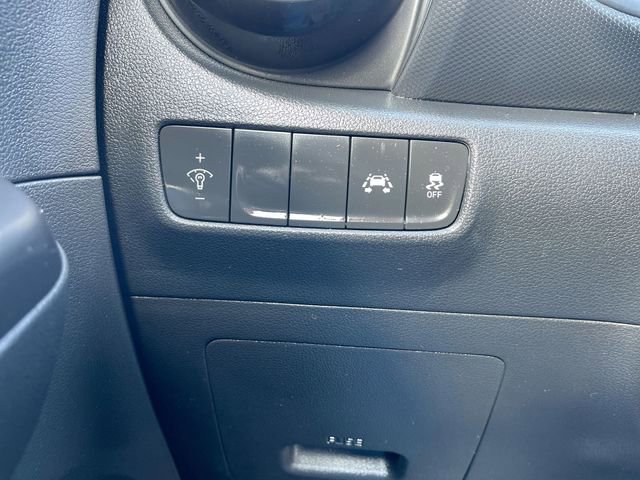 Used 2020 Hyundai Kona SE image 16