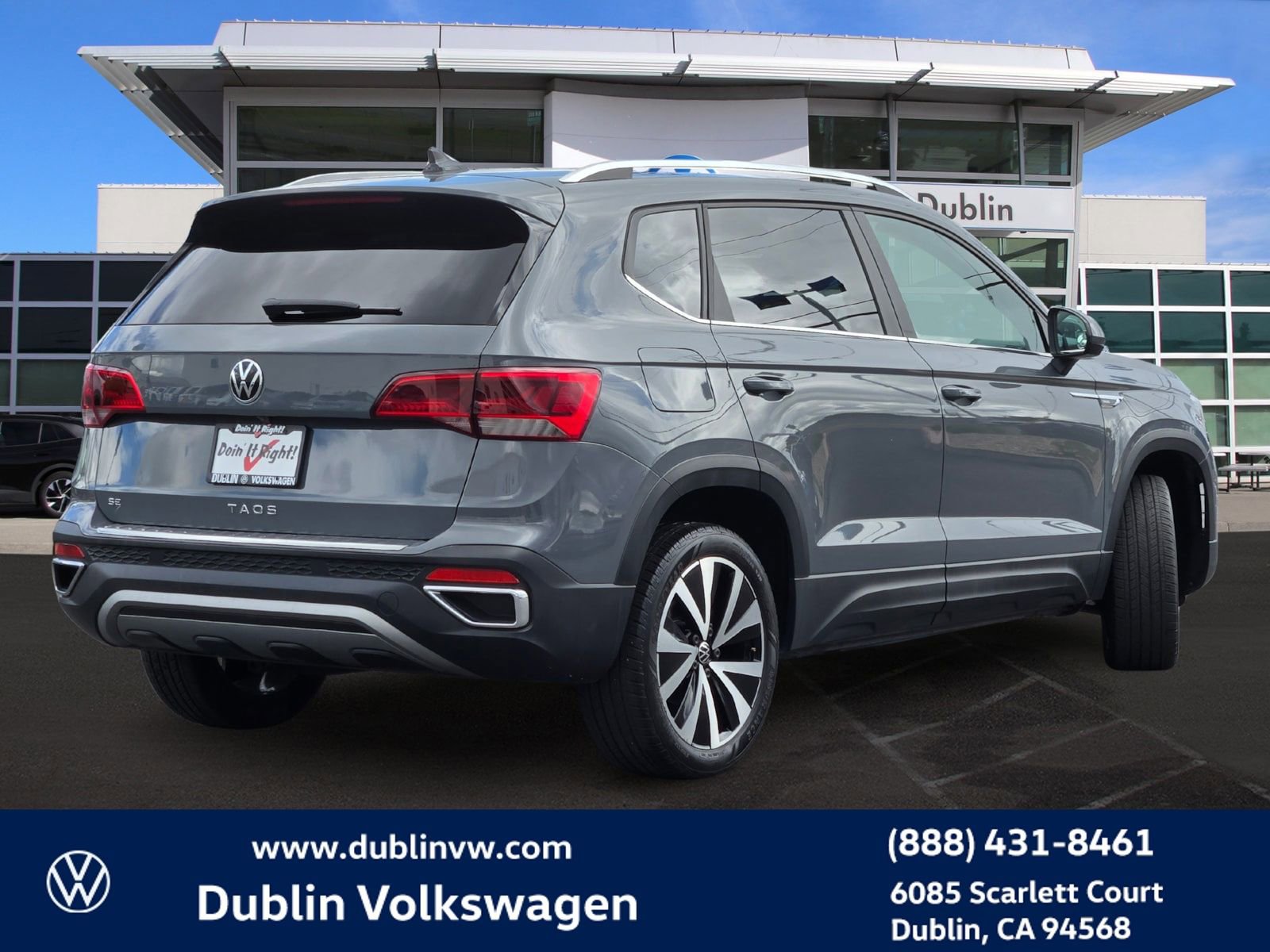Certified 2023 Volkswagen Taos SE FWD image 4