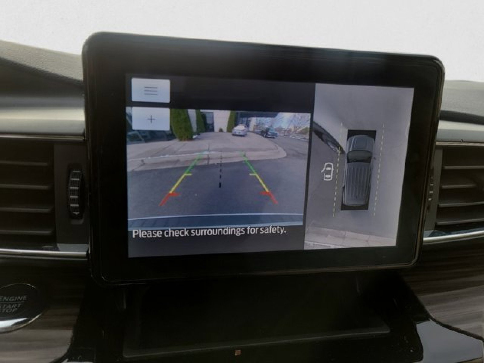 Used 2022 Ford Explorer Limited w/ Equipment Group 301A AWD/4WD image 18