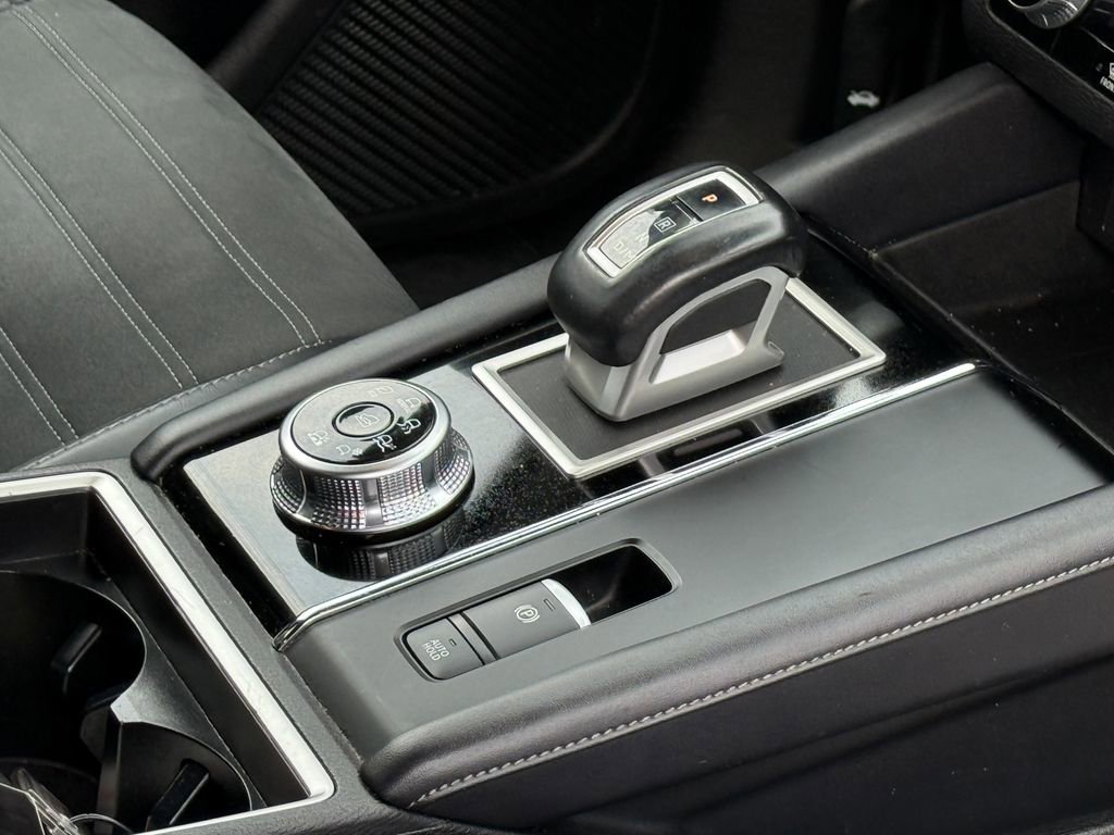 Used 2024 Mitsubishi Outlander SE image 9