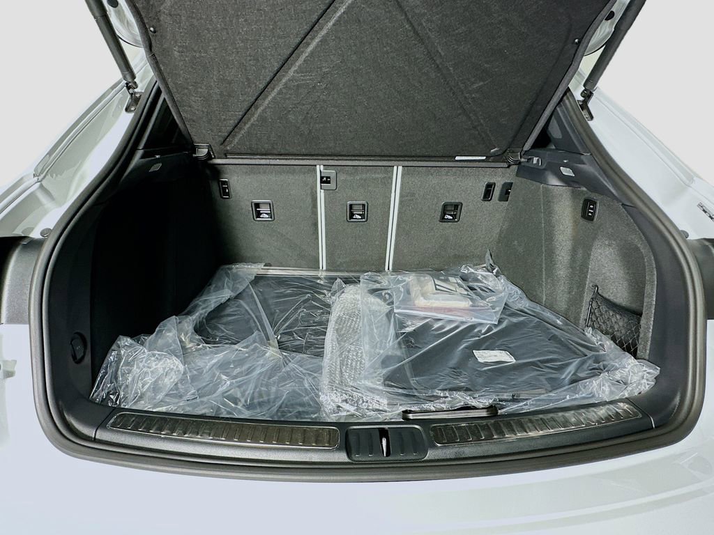 New 2025 Porsche Macan S image 28