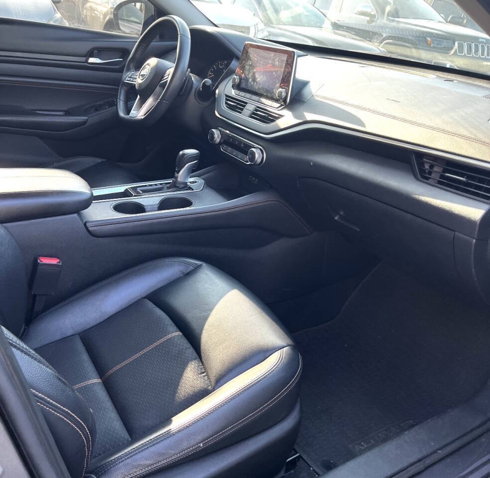 Used 2021 Nissan Altima 2.5 SR FWD image 13