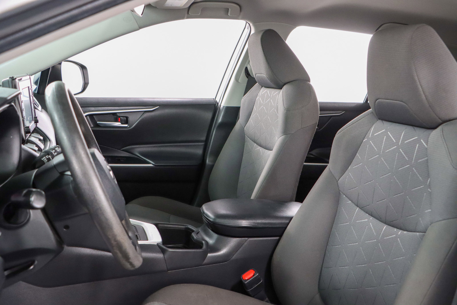 Used 2022 Toyota RAV4 XLE image 23