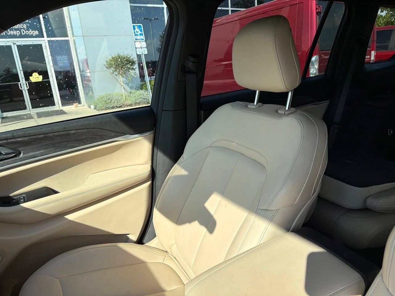 Used 2025 Jeep Grand Cherokee L Limited AWD/4WD image 15