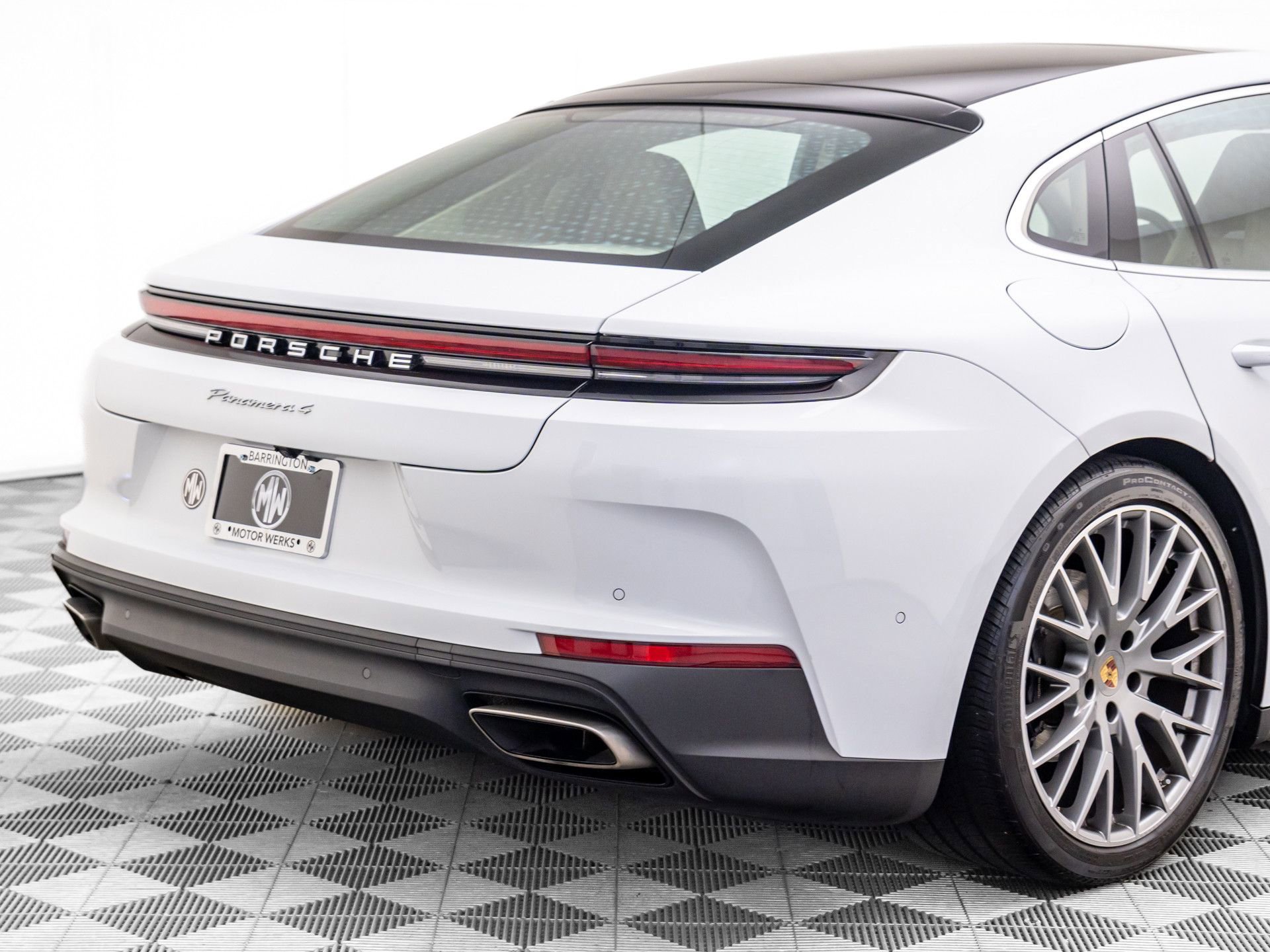 Certified 2024 Porsche Panamera 4 image 33