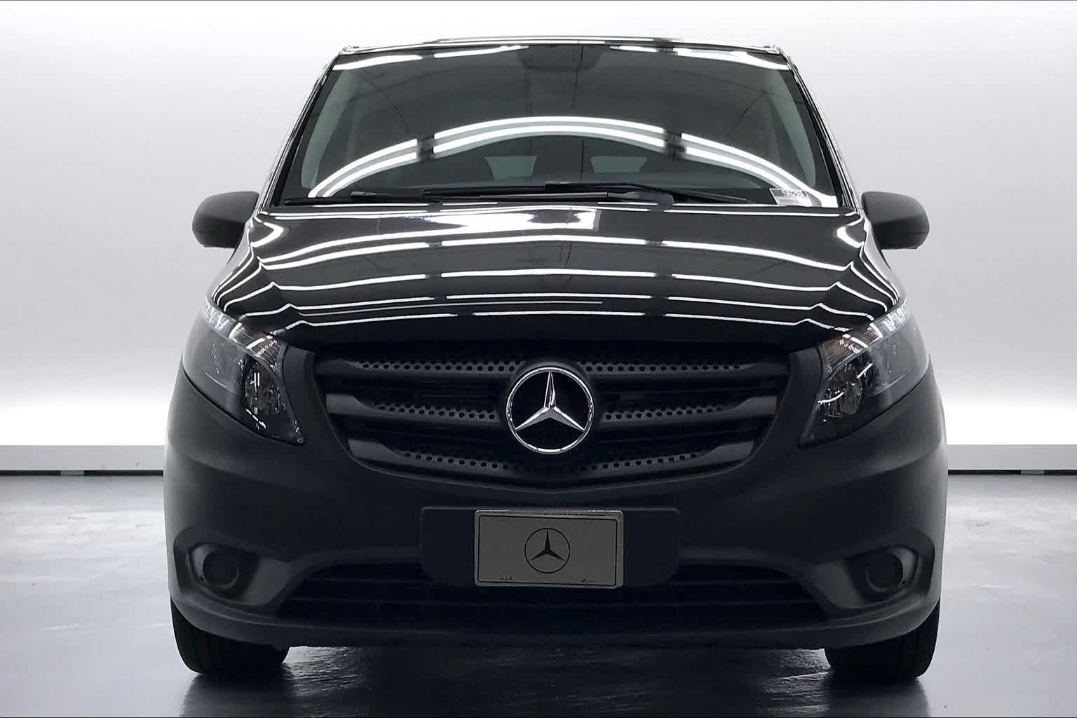 Used 2019 Mercedes-Benz Metris Passenger image 3