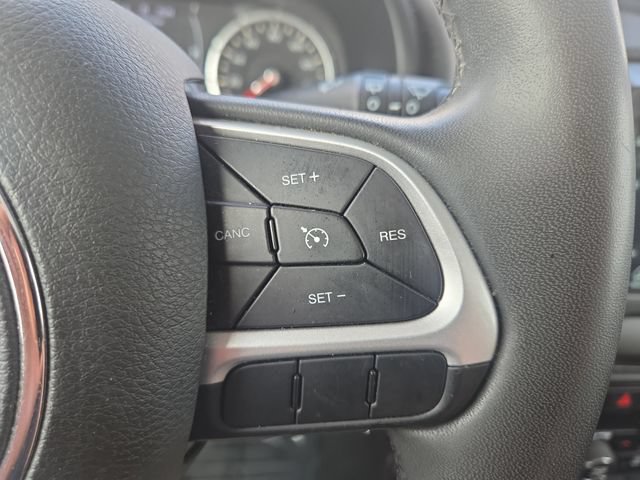 Used 2019 Jeep Renegade Latitude AWD/4WD image 21