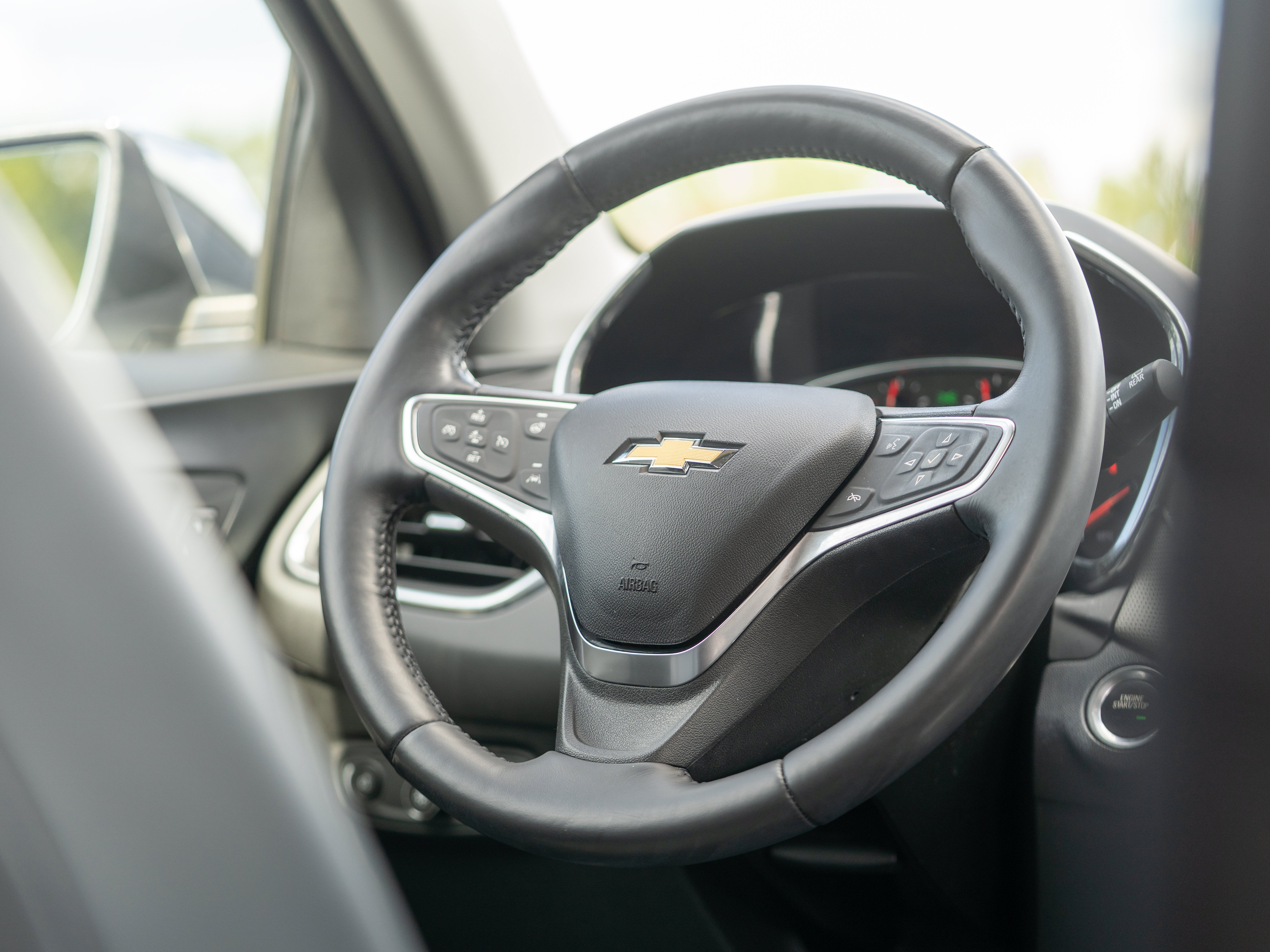 Used 2020 Chevrolet Equinox Premier FWD image 18