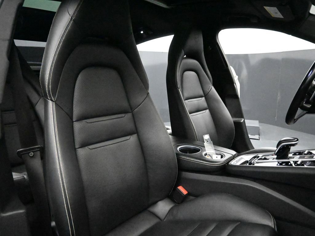 Used 2020 Porsche Panamera 4 image 19