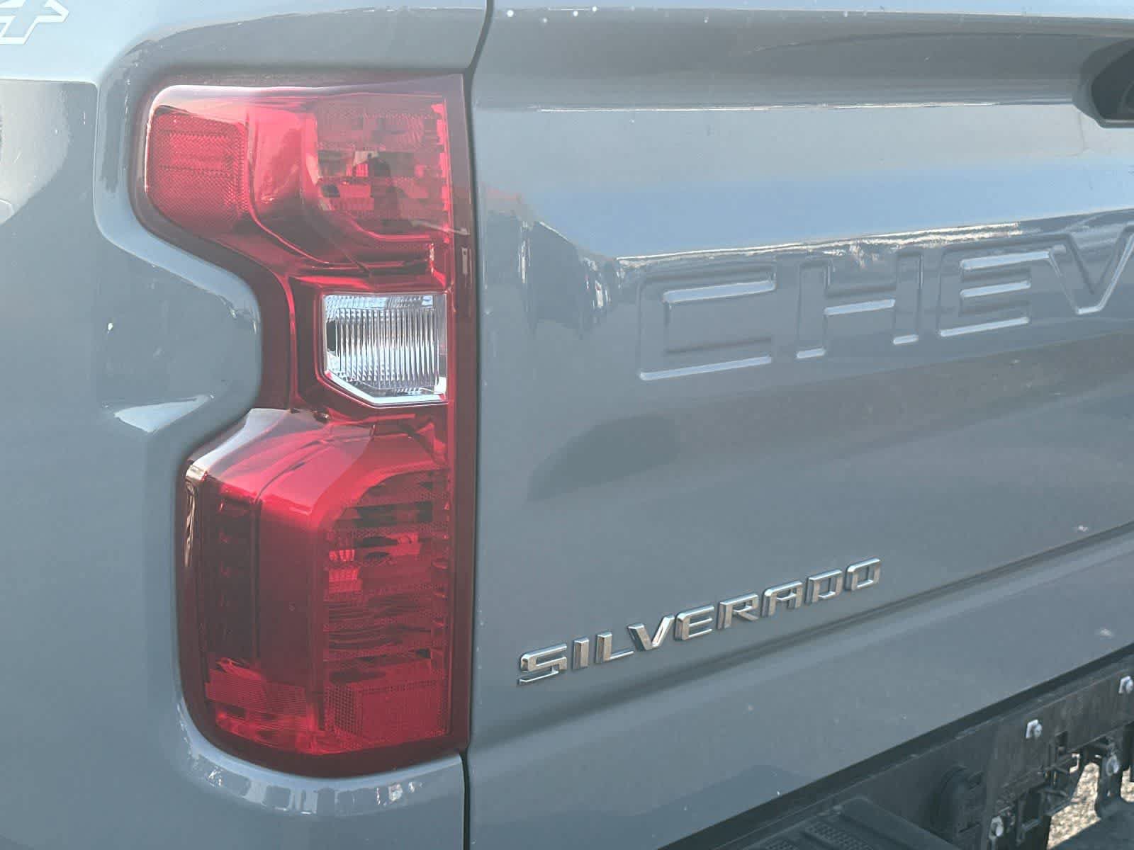 Used 2024 Chevrolet Silverado 1500 LT AWD/4WD image 9