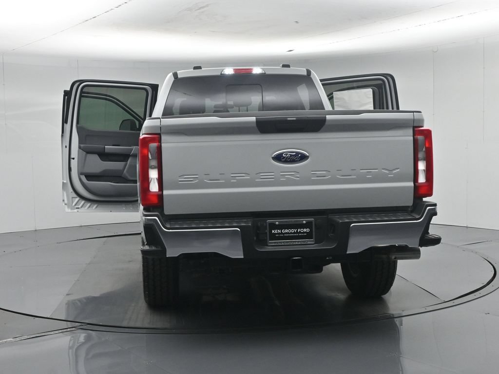 New 2026 Ford F250 XLT w/ FX4 Off-Road Package AWD/4WD image 32