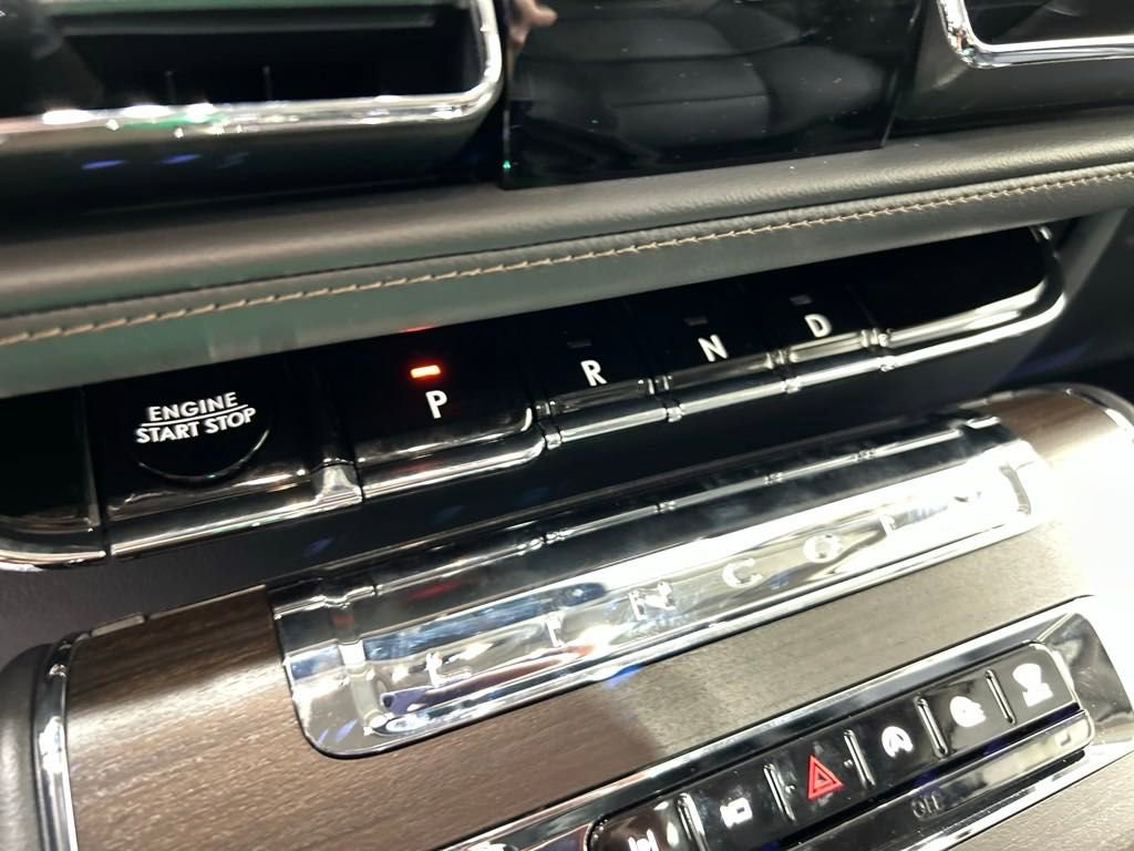 New 2025 Lincoln Aviator Reserve w/ Equipment Group 201A image 25