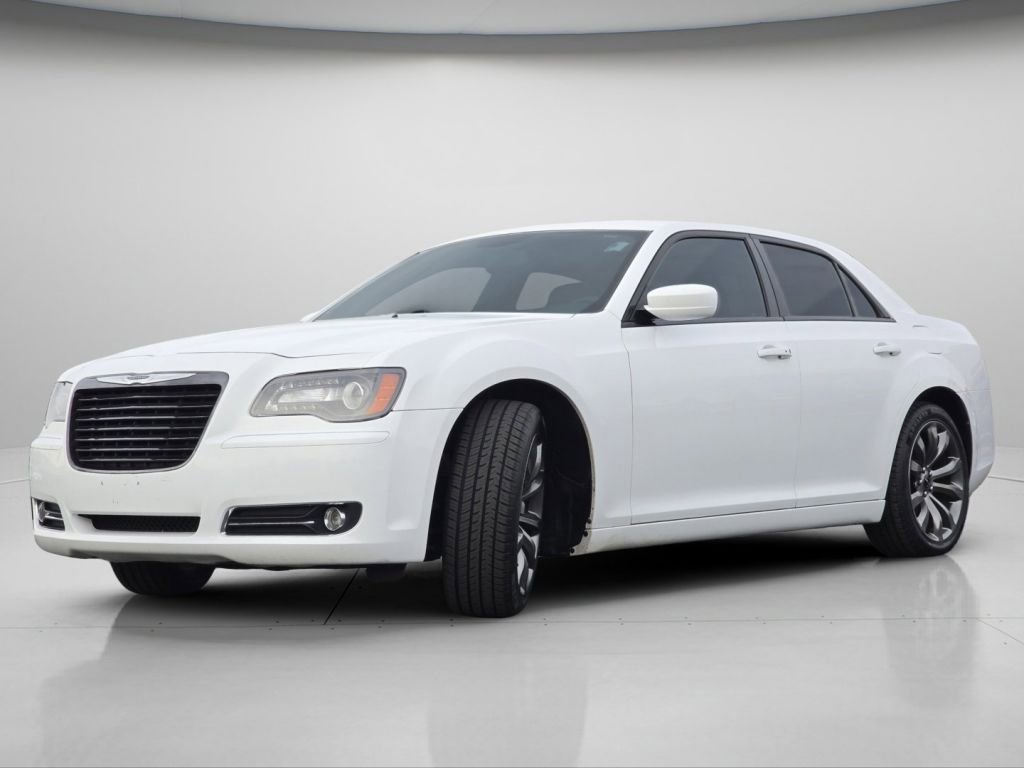 Used 2014 Chrysler 300 S image 17
