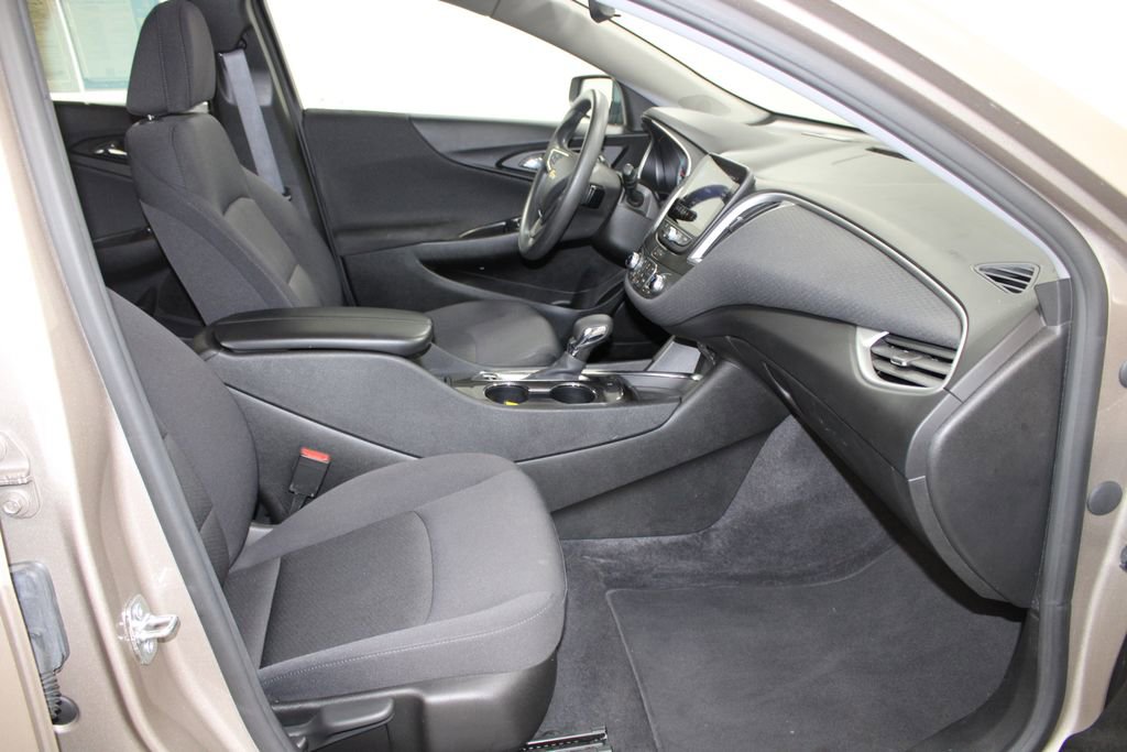 Used 2023 Chevrolet Malibu LT image 25