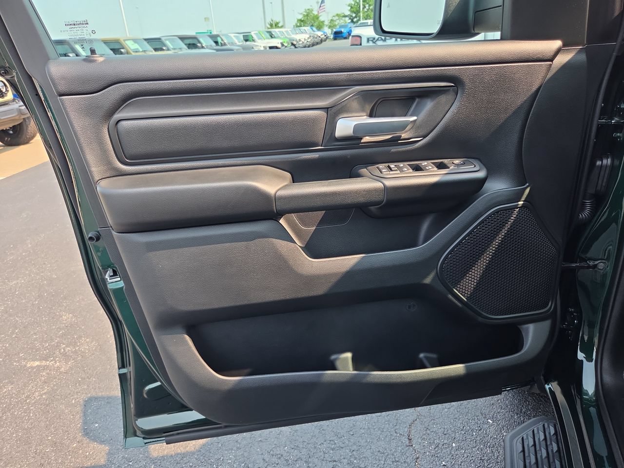 New 2026 RAM 1500 Express AWD/4WD image 18