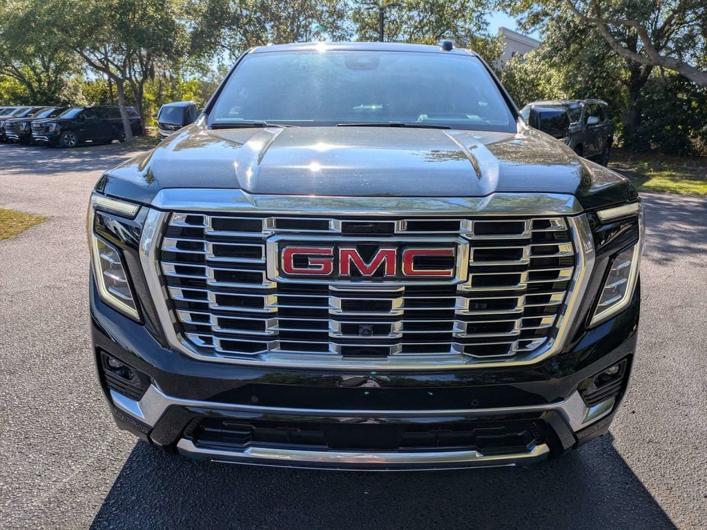 New 2026 GMC Yukon Denali w/ Denali Reserve Package AWD/4WD image 9