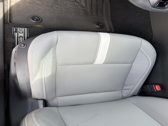 Used 2026 Toyota Camry SE FWD image 9