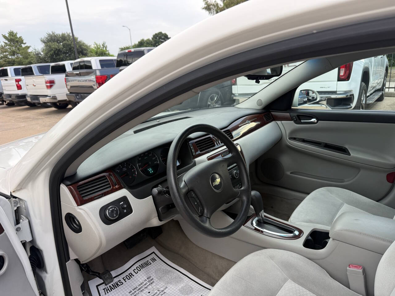 Used 2008 Chevrolet Impala LT FWD image 6
