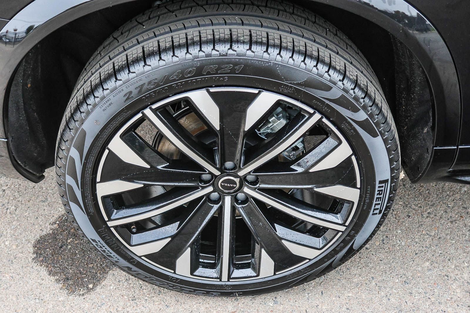 New 2026 Volvo XC90 T8 Plus w/ Protection Package Premier image 13