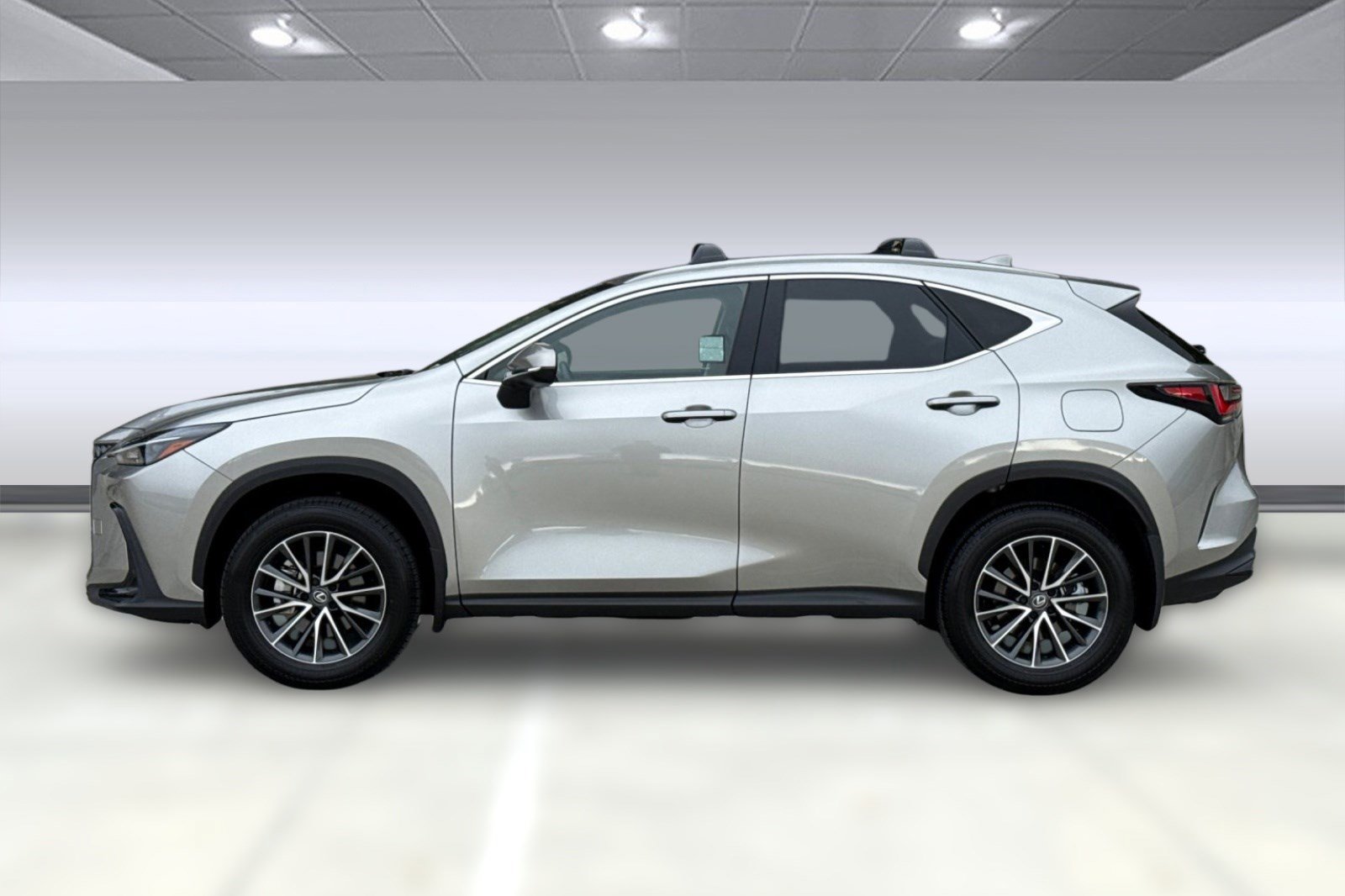 Used 2025 Lexus NX 350h AWD w/ Premium Package image 2