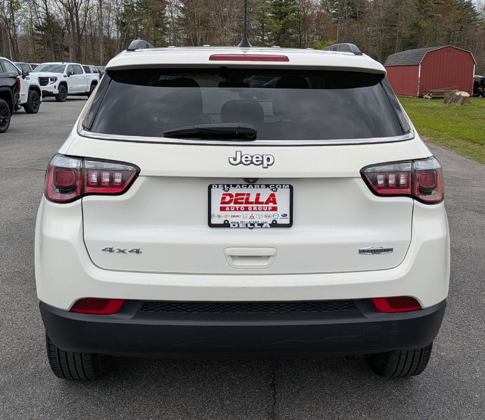 Used 2020 Jeep Compass Latitude w/ Cold Weather Group AWD/4WD image 9