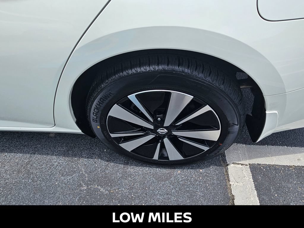 Certified 2021 Nissan Altima 2.5 SV FWD image 10