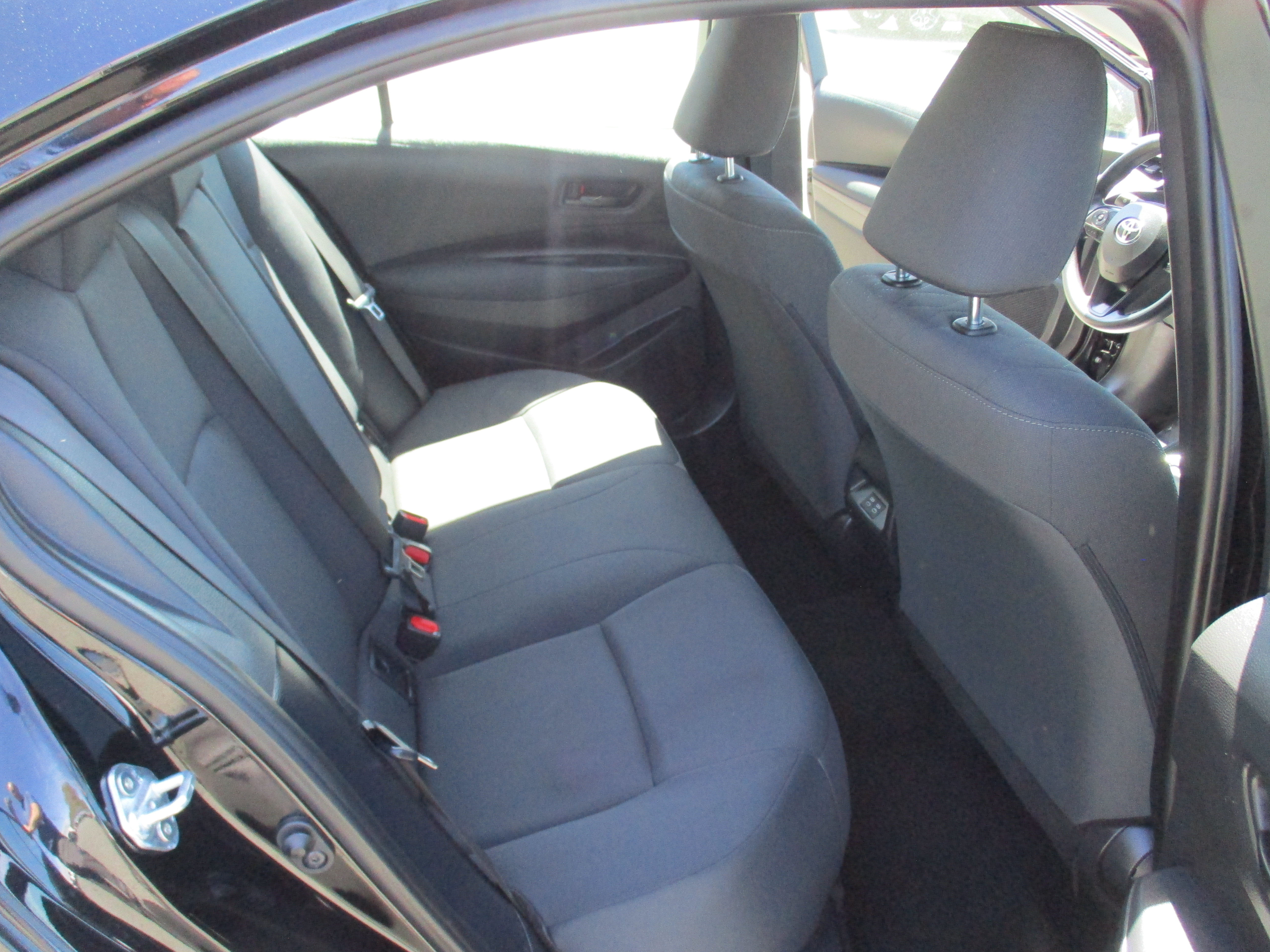 Used 2023 Toyota Corolla LE w/ Carpet Mat Package (TMS) FWD image 13