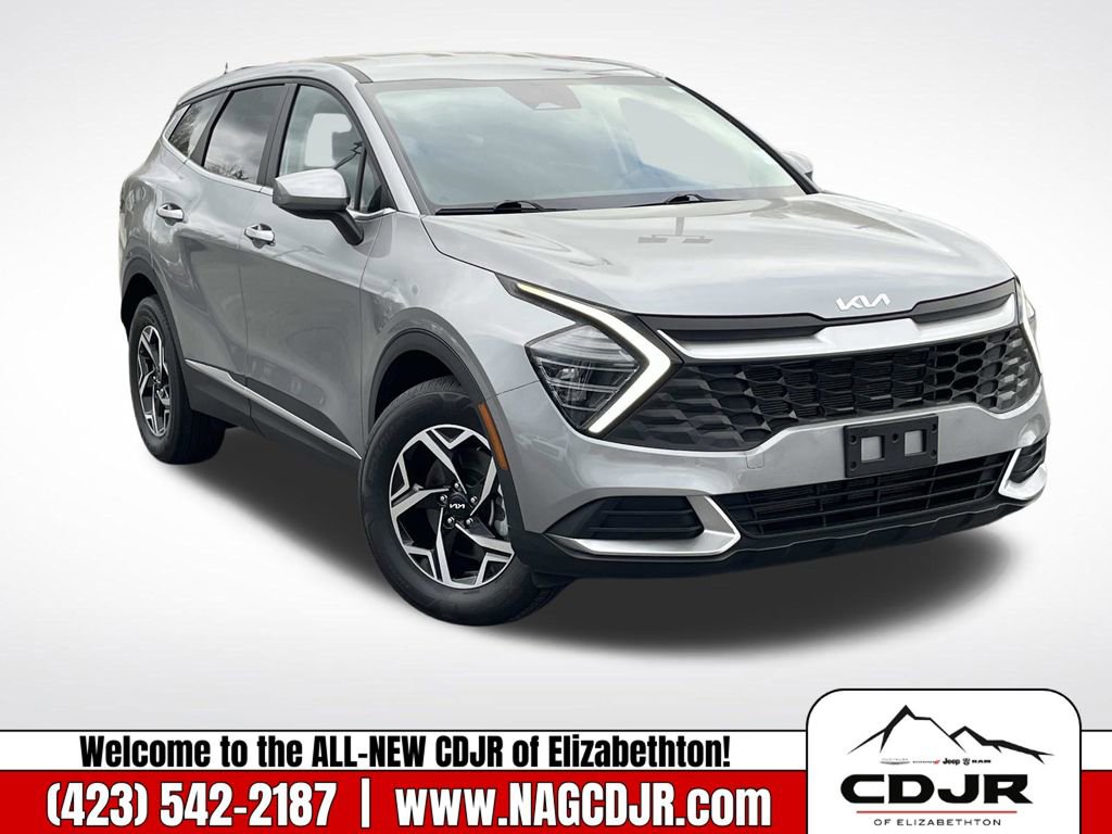 Used 2024 Kia Sportage LX image 1
