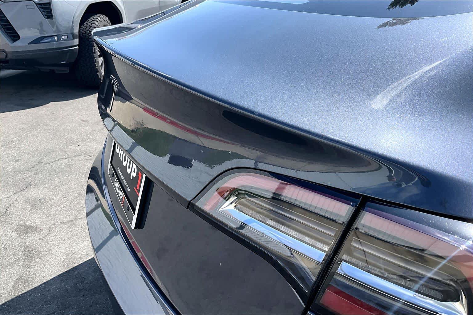 Used 2018 Tesla Model 3 Long Range RWD image 9